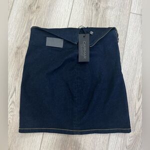 Carmar Women's Black Denim Skirt 🦋
*NEW WITH TAGS 🏷️
